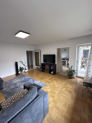 Große, moderne 4 Zimmer Wohnung mit 2 Bäder in ruhiger Lage