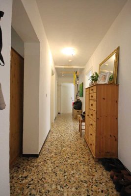 geräumige 4-Zimmer Wohnung