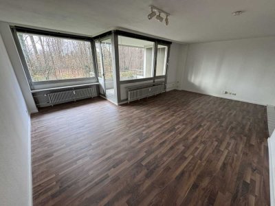 Schöne 1 Zimmer-Wohnung (frisch renoviert mit ca 45qm in Stuttgart-Asemwald