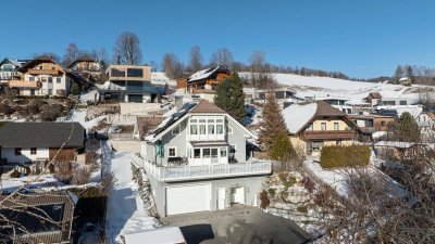 Gediegenes Einfamilienhaus mit Doppelgarage und Sonnen-Terrasse
