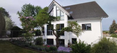 2 1/2 Zimmer-Wohnung mit GARTEN!