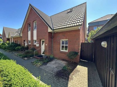 Wohlfühloase mitten im Stadtzentrum von Husum. Charmantes Reihenendhaus mit sonnigem Garten