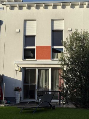 Modernes Reihenmittelhaus – Familienfreundliches Wohnen mit Stil in GG-Dornheim