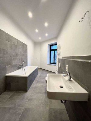 Erstbezug 5 Zi. Wohnung /  2 Balkone / Fußbodenheizung / 2 Bäder