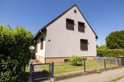 Einfamilienhaus mit schönem Garten mitten in Stöckheim