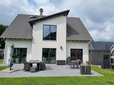 EXKLUSIVES EINFAMILIENHAUS  IN TOP-LAGE VON EMSBÜREN