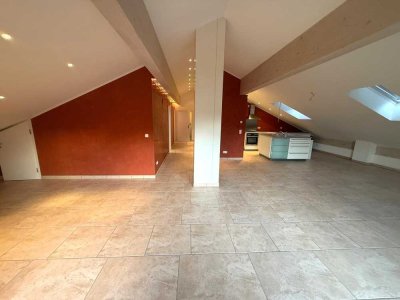 *DG-Wohnung in Westausrichtung mit traumhaften Bergblick*zentral und ruhig gelegen*650m zum See*