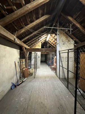 Dachgeschoss zum Ausbauen - 2 Wohnungen möglich