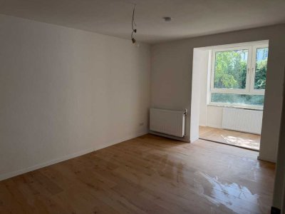 Erstvermietung nach Kernsarnierung 2 Zimmer + KDB Nähe Klinikum