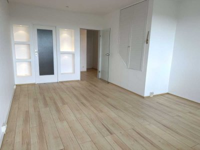 Architektur-Ikone trifft modernes Wohnen–freie Maisonette-Whg. im Le Corbusier-Haus, Berlin-Westend