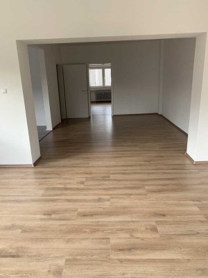 Schöne vier Zimmer Wohnung in Bottrop, Boy