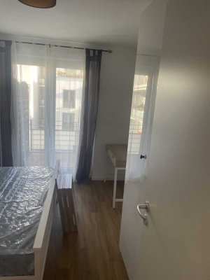 Zuhause mit 2 Zimmern und Balkon im Arnulfpark