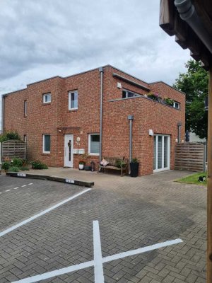PROVISIONSFREIE 100 m² EG-Wohnung (von 2016) direkt in Großenkneten - Sackgassenlage!