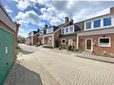 Wulfsdorf - renoviertes, kleines Reihenhaus mit Garten, Terrasse und Garage in Ostsee Nähe für max.