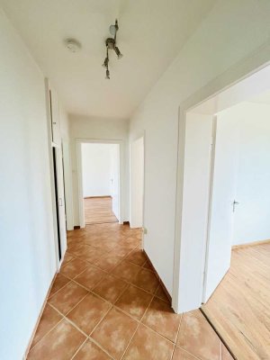 Helle 3-Zimmer-Wohnung mit Einbauküche und Balkon