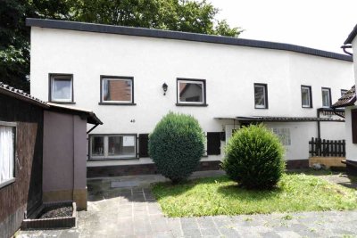Alternative zur Eigentumswohnung: 2,5-Zimmer-Haus - teilsaniert!
