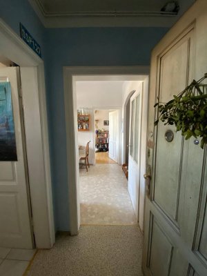 2-Zimmer Altbauwohnung mit Balkon im 4. Stock