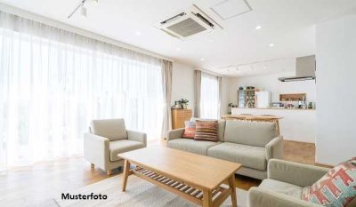 Modernisierte charmante Doppelhaushälfte mit Garten und Garage