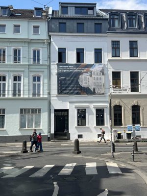 Erstbezug nach Kernsanierung – urbaner Altbaucharme mit Balkon