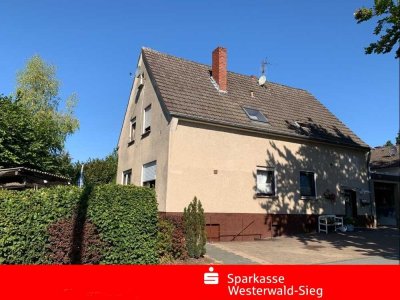 Zweifamilienhaus in Bruchertseifen, Garage vorhanden