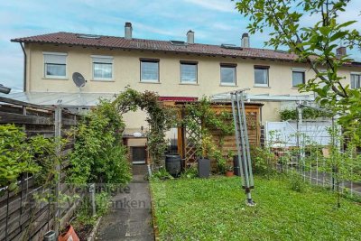 GEPFLEGTES REIHENMITTELHAUS MIT GARAGE!