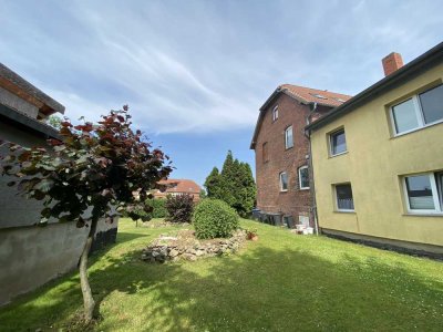 Teilrenoviertes Mehrfamilienhaus mit 9 Wohneinheiten nahe Plauer See - provisionsfrei!