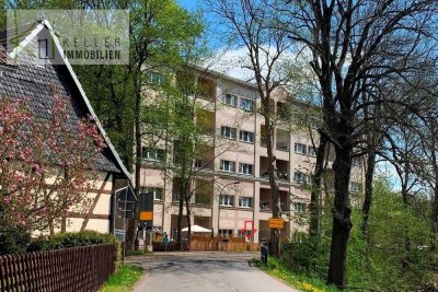 Großzügige 3-R-EG-Wohnung mit Terrasse + Gartenfläche, Balkon (Loggia), PKW-Stellplätze im Hof