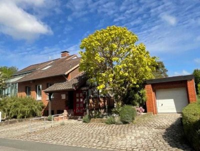 Ahlten freistehendes Einfamilienhaus mit Einliegerwohnung und großem, traumhaften Grundstück