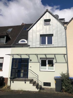 Schönes Haus mit vier Zimmern in Rheinisch-Bergischer Kreis, Bergisch Gladbach