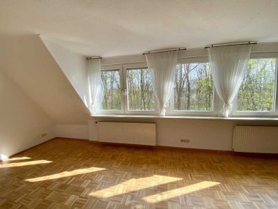 Attraktive 2,5-Zimmer-DG-Wohnung mit Balkon am Nordglacis