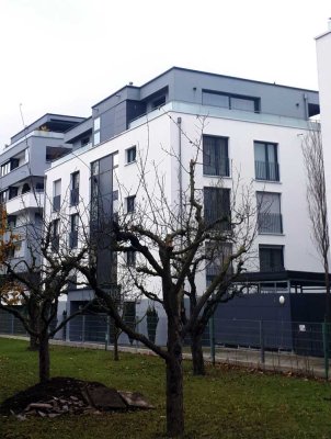 Neuwertige 3-Zimmer-Wohnung mit Loggia und EBK  im Herzen Sindelfingens