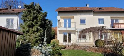Doppelhaushälfte in Ingolstadt-Gerolfing: 5 Zimmer, Garage, Garten