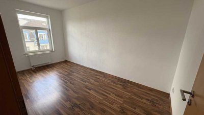 Charmante 2-Zimmer-Wohnung mit atemberaubendem Panorama in Chemnitz.