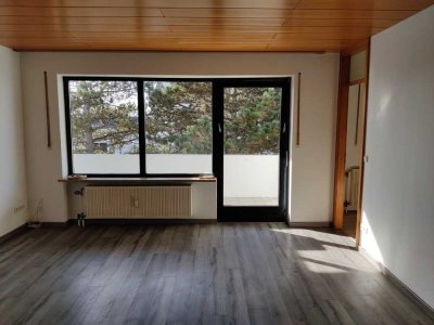Helle 2-Zimmer-Wohnung mit Balkon und Garage in Friedberg