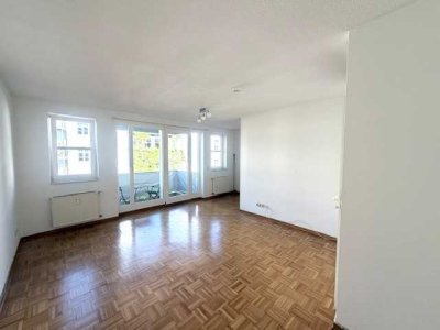 KURZFRISTIG ROSMARINSTRAßE KOMFORT APARTMENT 2 . ETAGE PARKETT BALKON GARAGE KÜCHENÜBERNAHME MÖGLICH