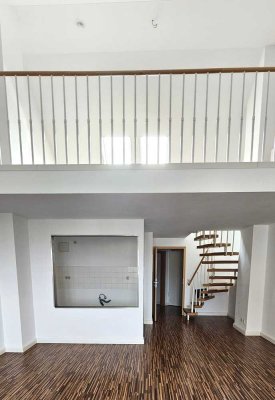 Extravagante 2-R-Maisonette, Aufzug, Uni-Nähe, im Stadtteilzentrum DD-Plauen (Uninähe)