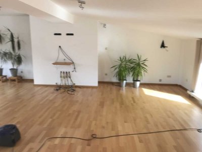 Schöne 4-Zimmer-Loft-Wohnung mit gehobener Innenausstattung mit EBK in Preetz