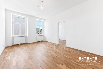 Klassischer, wunderschön sanierter Altbau mit hellem Entrée &amp; separater Küche
