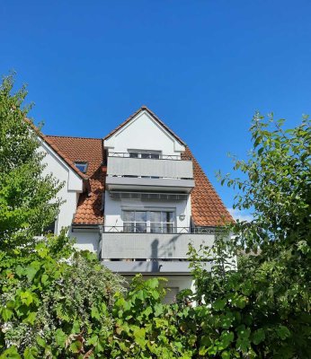 Wunderschöne 3-Zimmer-Maisonette-Wohnung mit Balkon und EBK in Diedorf