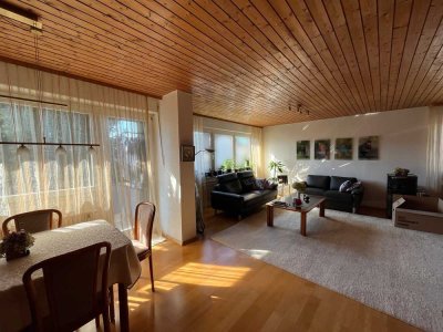Helle 4,5-Zimmer-Wohnung mit Südbalkon und Garage in Leinfelden-Echterdingen (unmöbliert)