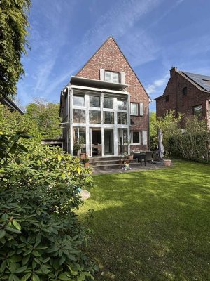 *Zeitlose Eleganz in Stockum!Altbau-Stadtvilla mit sonnigem Grundstück & Wintergarten*