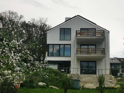 Erstbezug mit Blick ins Grüne- exklusive Neubau Dachgeschosswohnung in Wasserburg am Inn