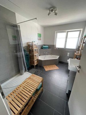 Tolle Neubau Wohnung mit Einbauküche