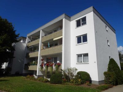 Möbliertes Ein-Zimmer-Appartement (li.) im Souterrain -  
Herzogenaurach-Nord