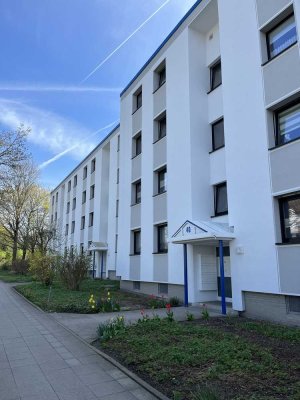 Moderne, sonnige 3 Zi Whg mit Loggia im 2.OG - Stellplatz inklusive