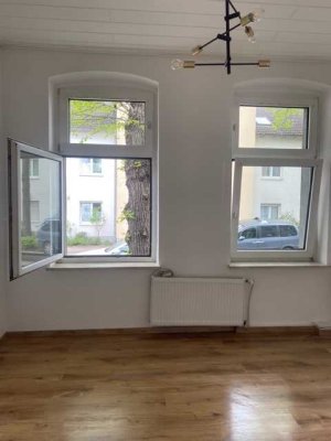 Frisch Renovierte Maisonettewohnung mit Einbauküche und extra 19 m²  Nutzraum