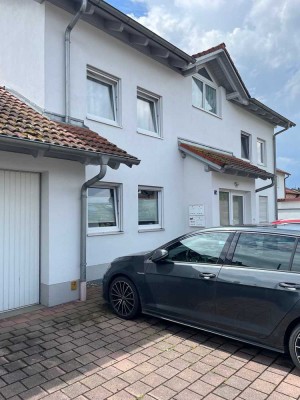 Attraktive und gepflegte 4-Zimmer-Maisonette-Wohnung mit Einbauküche in Mettenheim