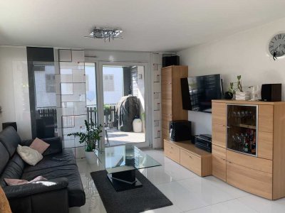 Schicke 3 Zimmer-Wohnung mit großem Balkon und TG-Stellplatz!