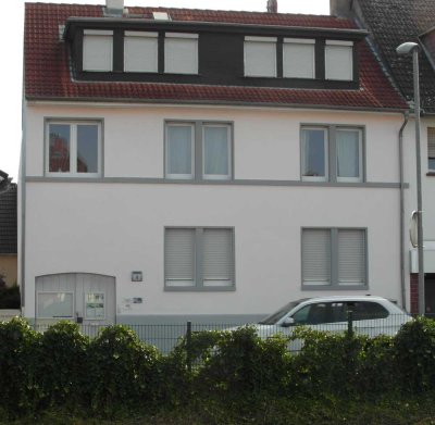 sehr schöne 2- Zimmer Wohnung im EG in 3- Familienhaus