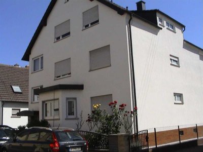 Gepflegtes, ruhig gelegenes 3-Familienhaus für weitsichtige Anleger !
